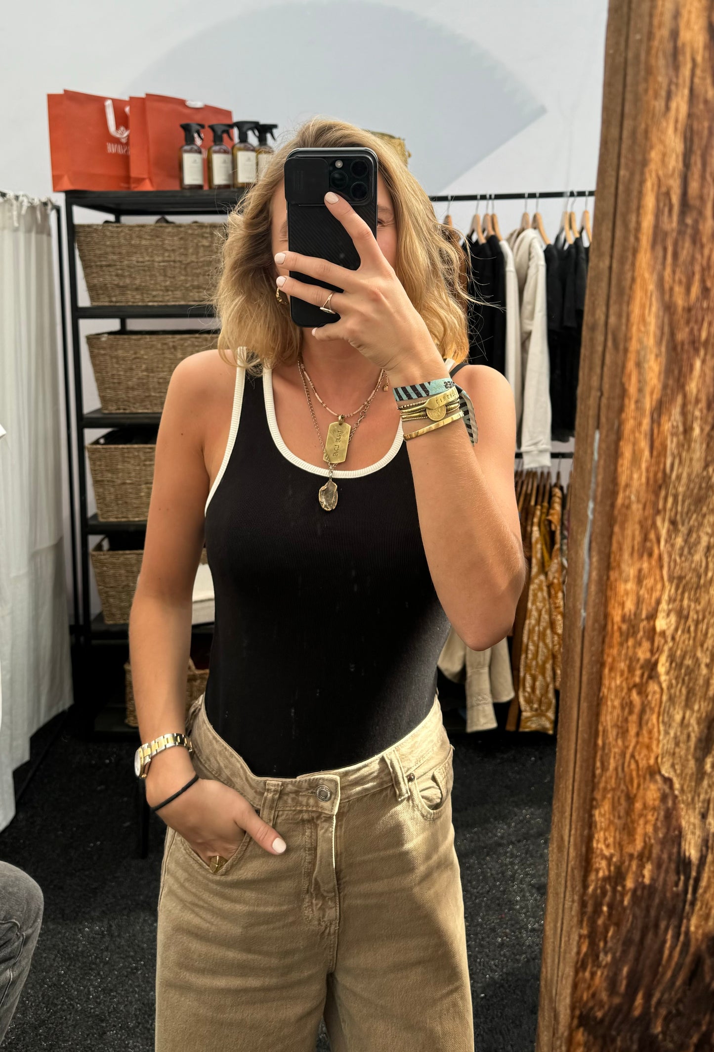 Tank Top - Negro borde Crudo