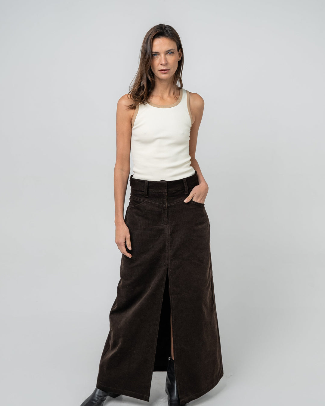 Falda cotelé color Marrón - Ochi and Co | cotelé