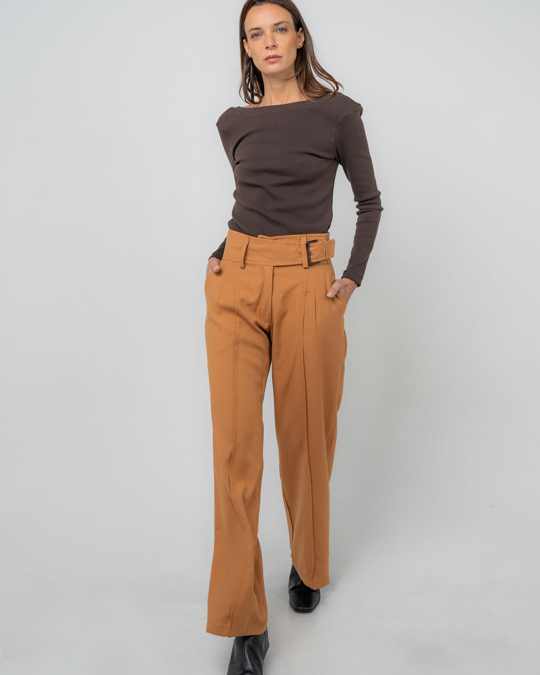 Pantalón sastrero - Detalle producto Ochi and Co