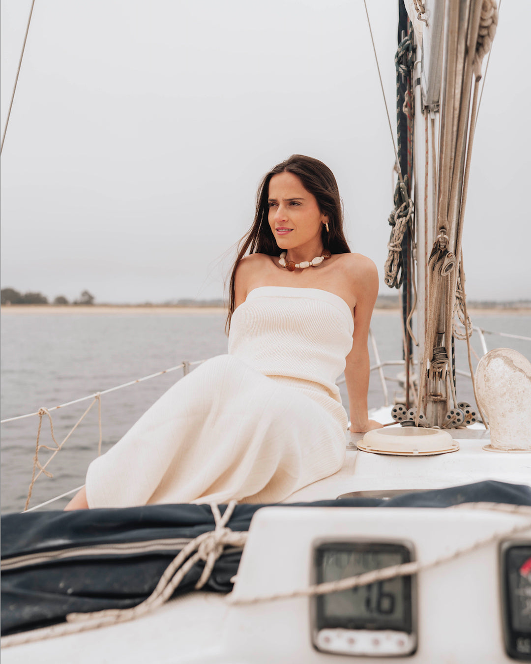 Vestido Tejido Strapless - Vista lateral