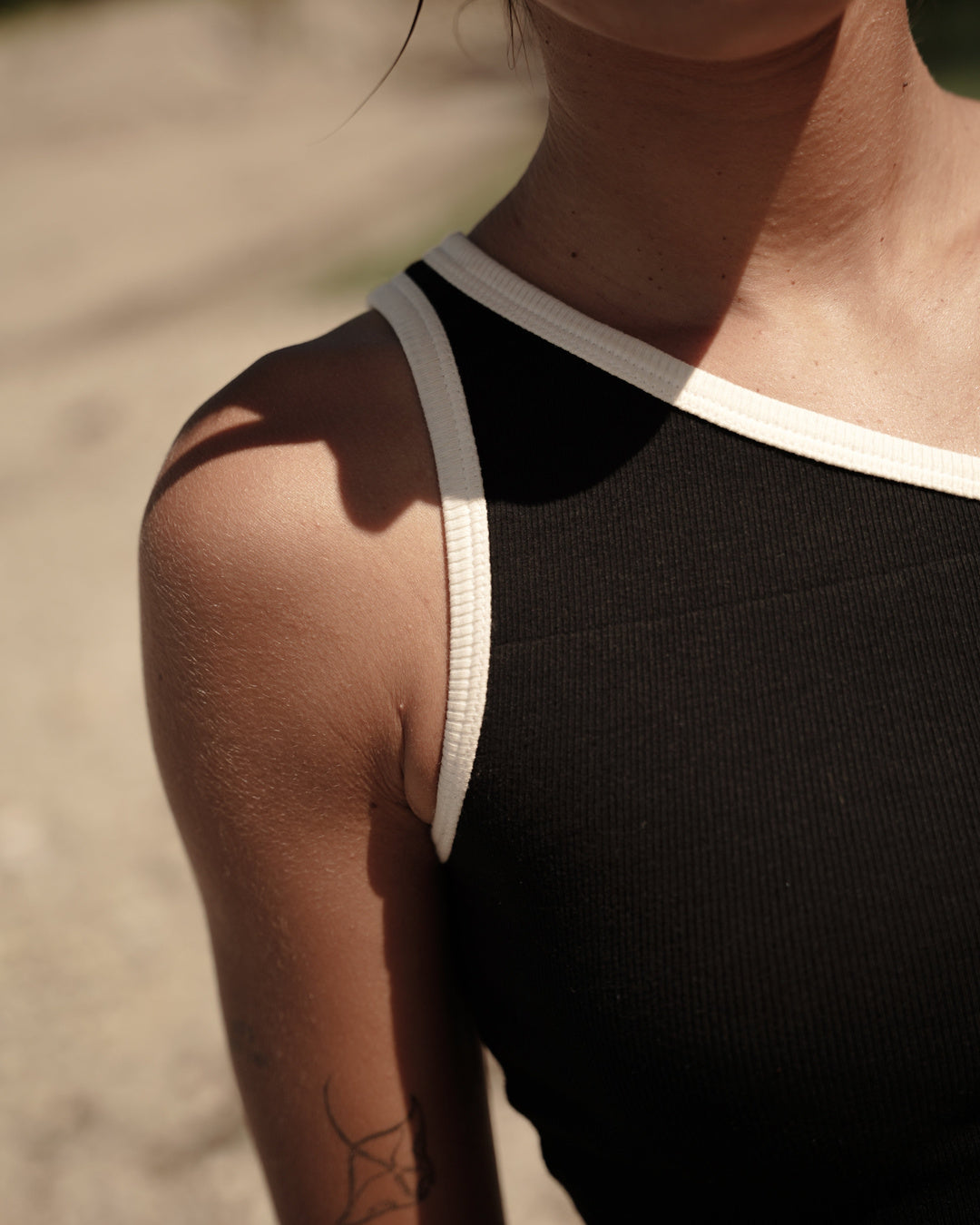 Top asimétrico duo - Vista trasera