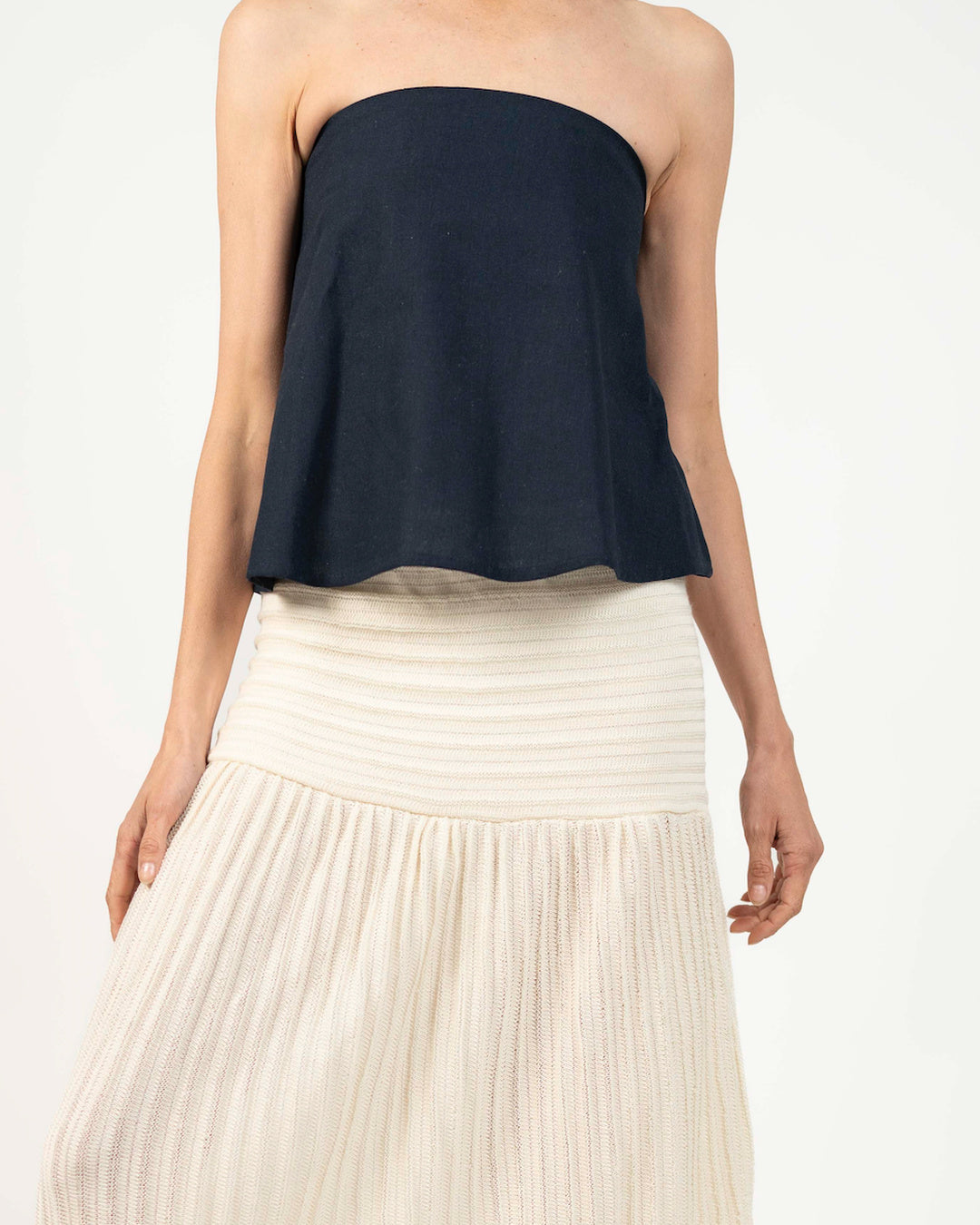 Rounded alaia strapless top - Detalle producto Ochi and Co