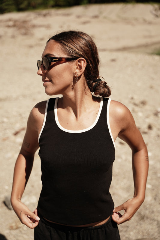 Tank Top - Negro borde Crudo