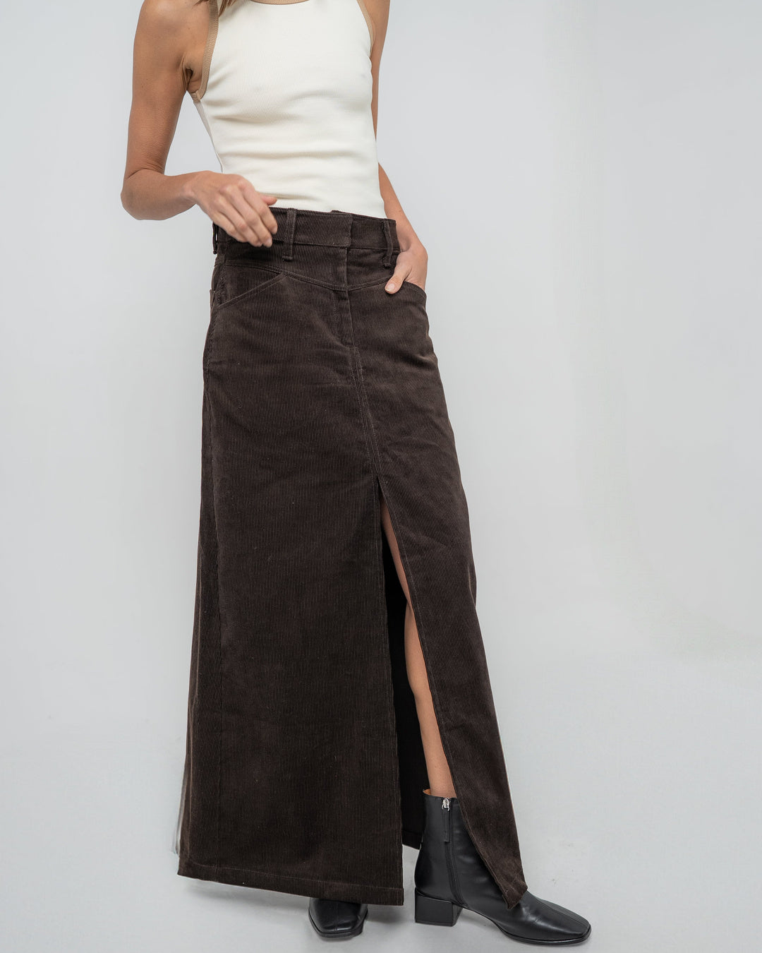 Falda cotelé - Vista lateral