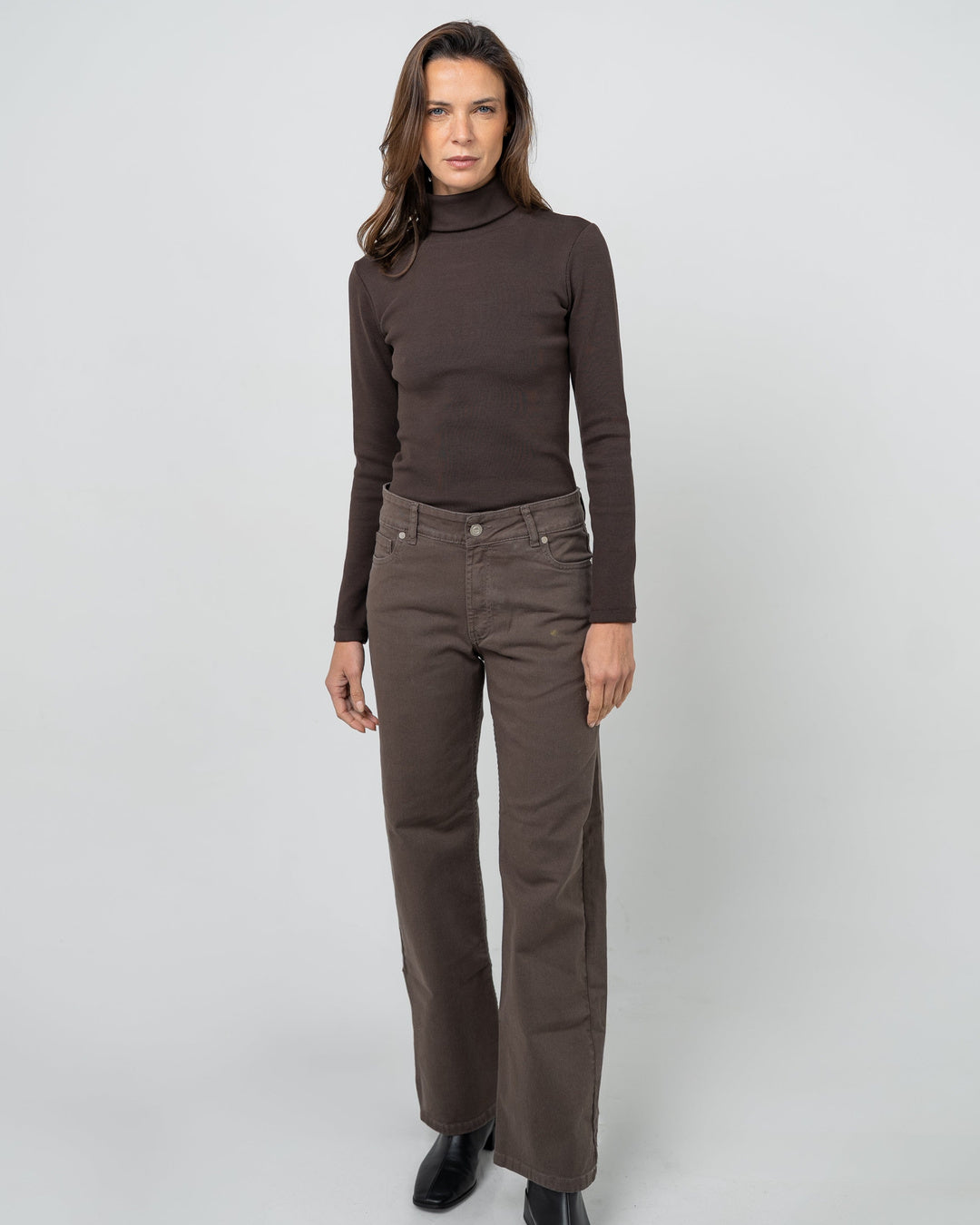 Pantalón denim color Marrón - Ochi and Co | denim