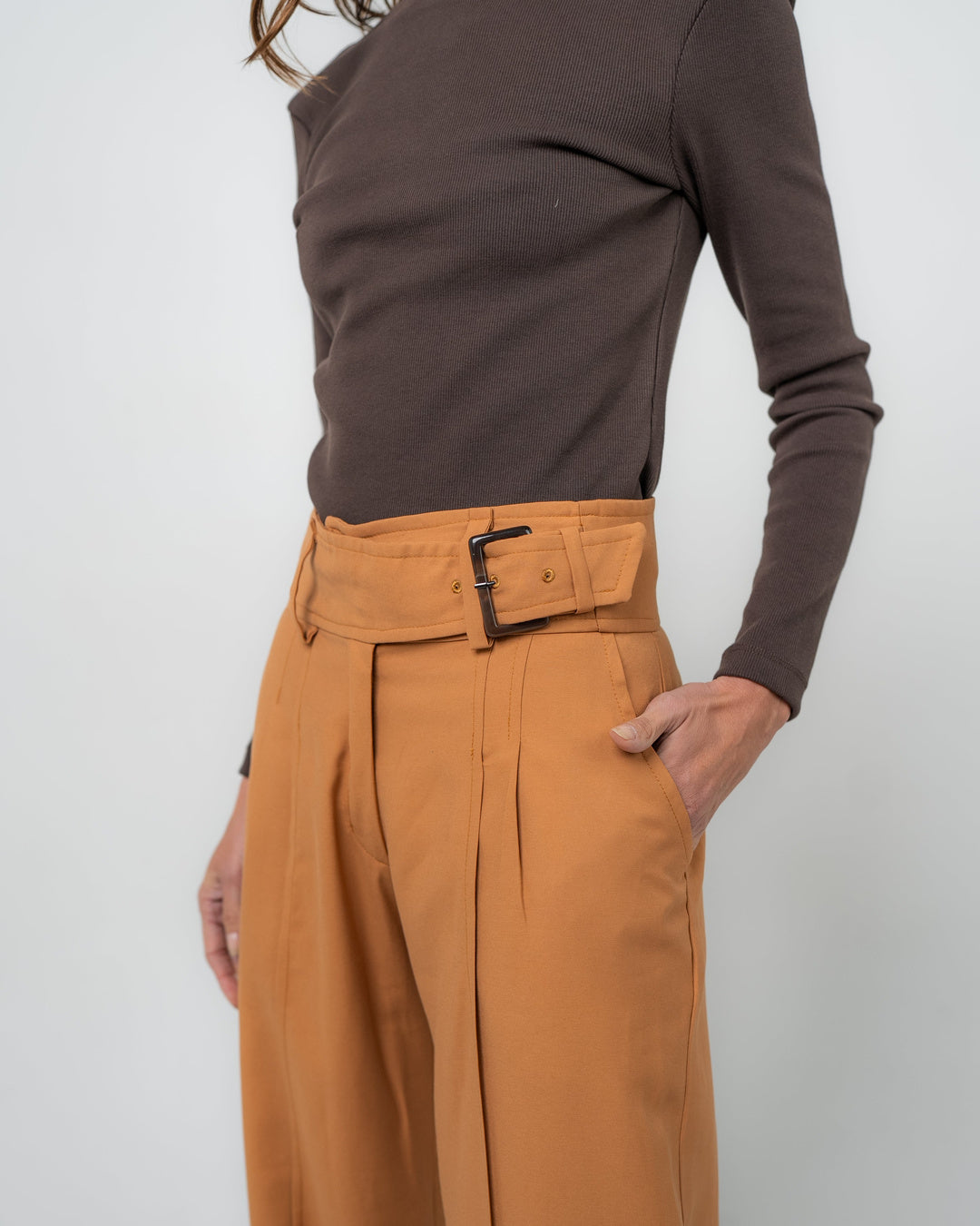 Pantalón sastrero - Detalle producto Ochi and Co