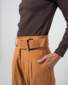 Pantalón sastrero - Detalle producto Ochi and Co