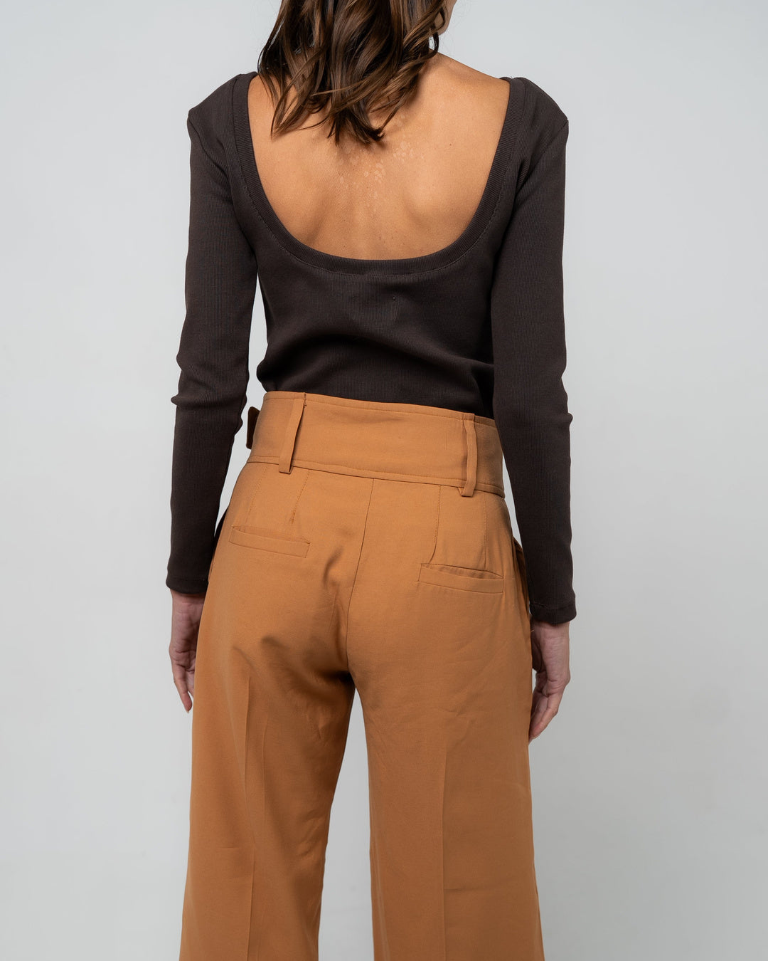 Pantalón sastrero - Detalle producto Ochi and Co