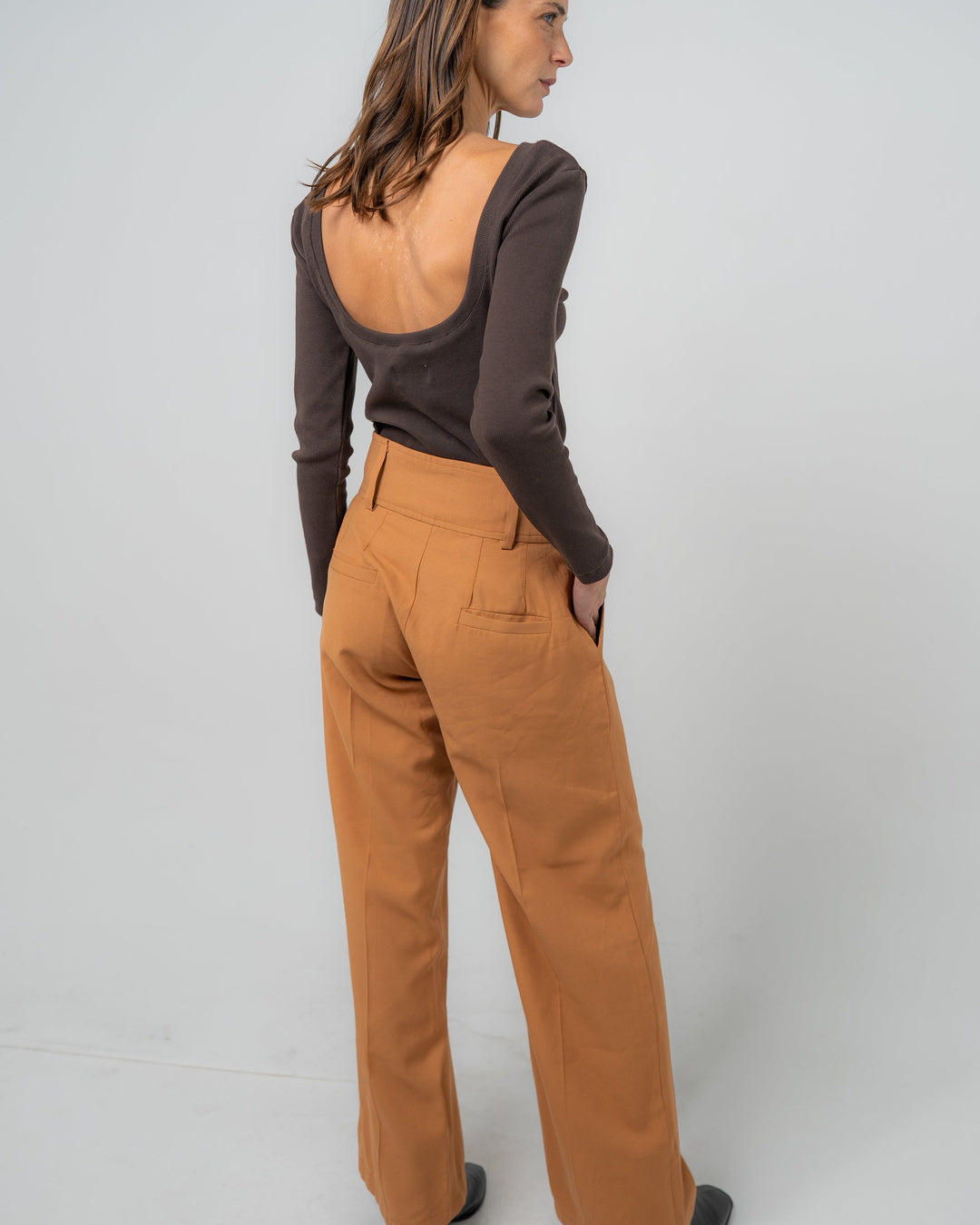 Pantalón sastrero - Detalle producto Ochi and Co