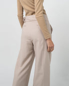 Pantalón sastrero - Detalle producto Ochi and Co