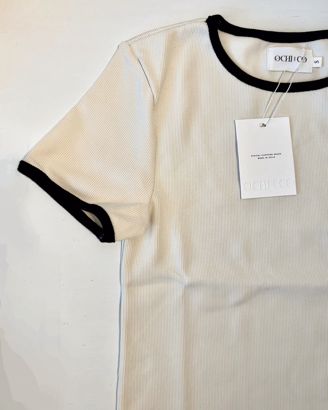 Polera manga corta - Vista trasera