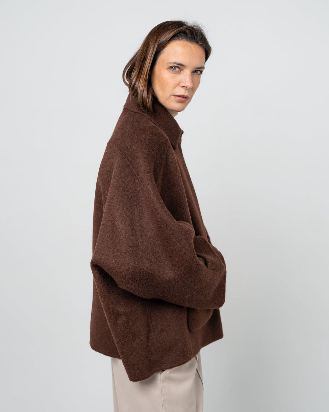 Abrigo alpaca y lana - Detalle producto Ochi and Co